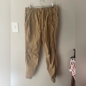 Men’s American Eagle Flex size Small Tall Khaki nice pants jogger style